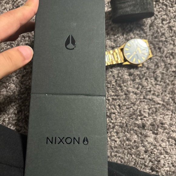 Nixon Sentry Gold Watch - Picture 4 of 10